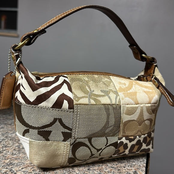 Coach Holiday Patchwork Purse great condition - Picture 2 of 12